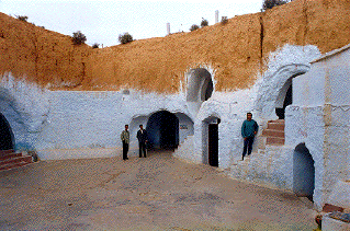 Bio_Village1.gif (54490 octets)